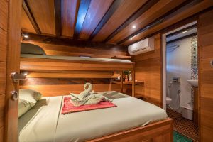 Oceanic-double-bed-lower-deck-1-Asiaqua-liveaboard