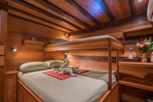 Oceanic-double-bed-lower-deck-23-Asiaqua-liveaboard