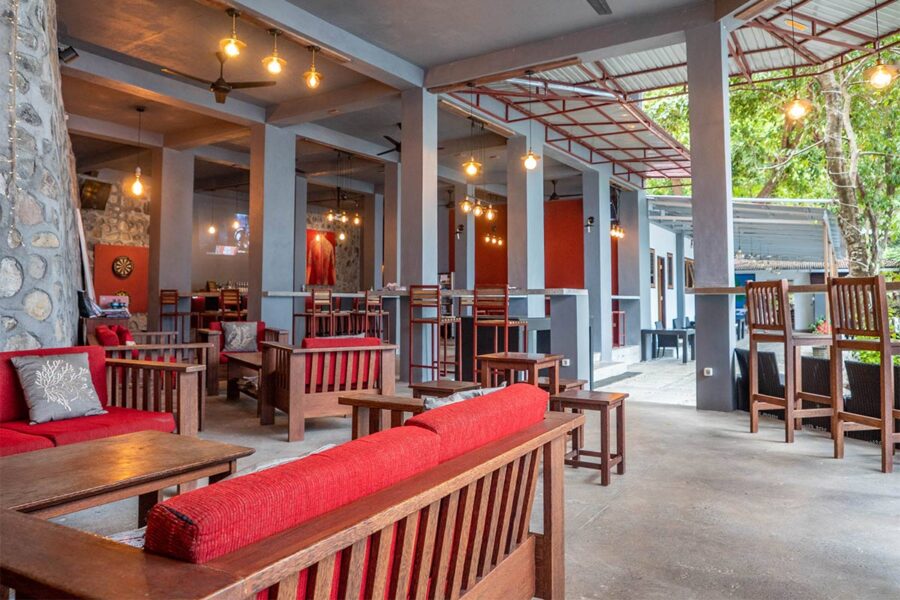 NAD-Lembeh-Resort-Bar-2-Asiaqua